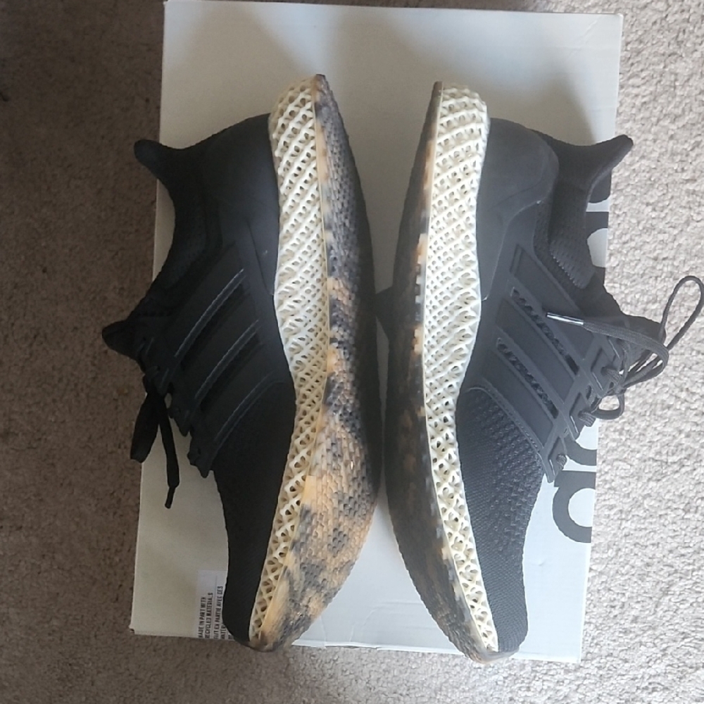 ♥️adidas Ultra 4D Running Shoes - Black and Gray♥️ - Picture 4 of 10